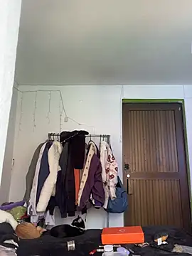 suky pou online show from February 9, 2026, 6:23 pm