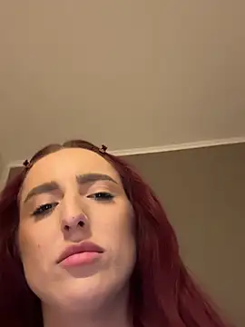 CrystalRedd online show from May 11, 2026, 5:43 pm