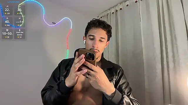 rafael stone11 online show from March 2, 2026, 1:52 am