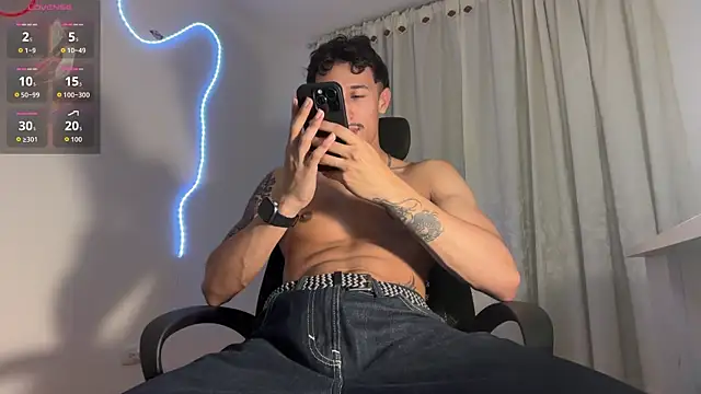 rafael stone11 online show from March 27, 2026, 2:06 am