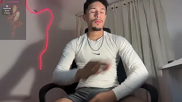 rafael stone11 online show from April 12, 2026, 1:32 am