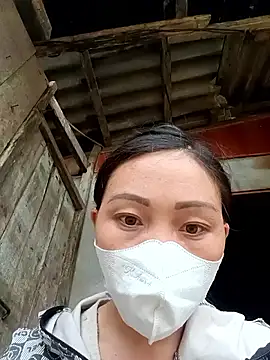 hot-luna- online show from April 1, 2026, 1:06 am