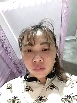 Snapshot of Bella-222 chatting on March 19, 2026, 11:47 am Bella-222 online show from March 19, 2026, 11:47 am