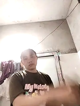 Snapshot of Bella-222 chatting on April 7, 2026, 12:05 pm Bella-222 online show from April 7, 2026, 12:05 pm