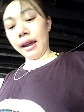 Snapshot of Bella-222 chatting on April 10, 2026, 4:17 am Bella-222 online show from April 10, 2026, 4:17 am