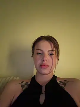 AkylinaGold online show from April 18, 2026, 9:59 pm