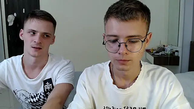 NikiKerryCum online show from April 30, 2026, 12:22 pm