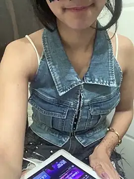 HEENA-STRIP online show from February 24, 2026, 7:34 pm