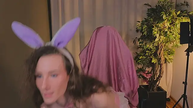 AriaLiko online show from April 3, 2026, 8:40 pm