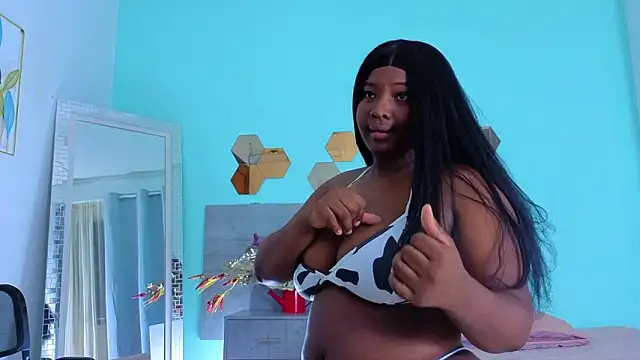 DanielaGil7 online show from February 4, 2026, 12:22 pm