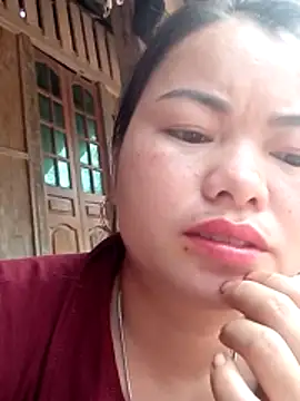 Snapshot of emlylyxinh chatting on February 13, 2026, 9:27 am emlylyxinh online show from February 13, 2026, 9:27 am