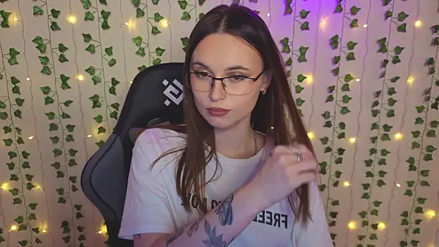 AliceIMonta online show from February 22, 2026, 4:27 pm