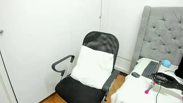 BianncaDiaz online show from March 13, 2026, 12:56 pm