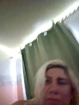 Snapshot of Icequeen1981 chatting on March 13, 2026, 6:14 pm Icequeen1981 online show from March 13, 2026, 6:14 pm