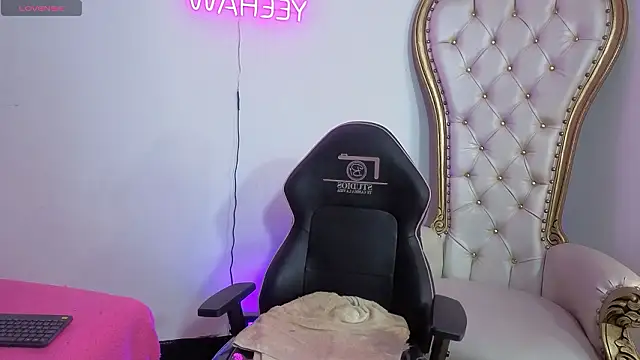 MILAH TAY online show from March 29, 2026, 3:17 am