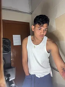 Snapshot of DavShi chatting on February 4, 2026, 11:53 pm DavShi online show from February 4, 2026, 11:53 pm