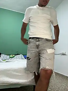 Snapshot of DavShi chatting on March 2, 2026, 8:26 pm DavShi online show from March 2, 2026, 8:26 pm