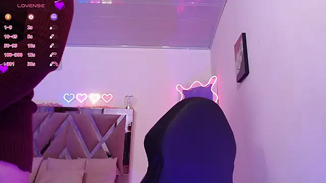 ZAYRA TAY online show from March 6, 2026, 12:23 pm