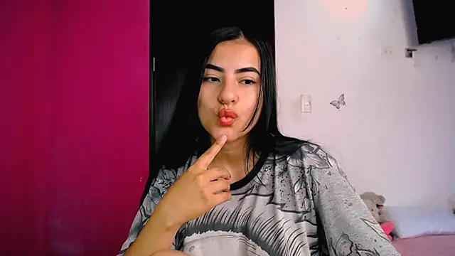 Snapshot of charlotte_petit_ chatting on February 24, 2026, 5:00 pm charlotte petit online show from February 24, 2026, 5:00 pm