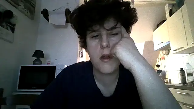 OIseauNoir88 online show from February 3, 2026, 7:02 am