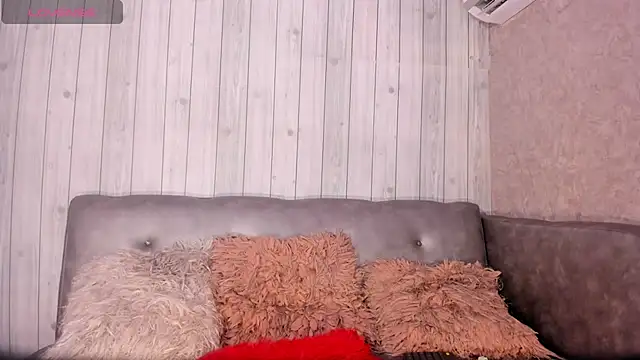 scarlettqueenx online show from April 17, 2026, 8:56 pm