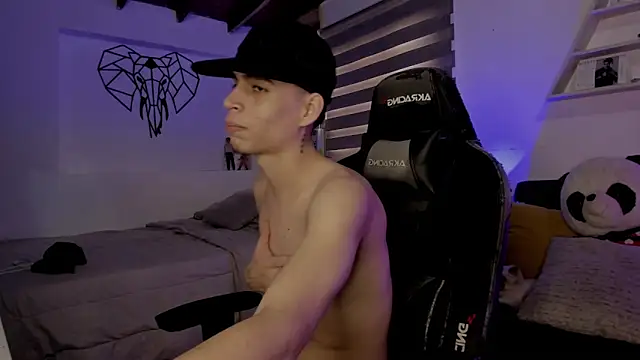 Snapshot of juan_posada chatting on February 11, 2026, 8:36 pm juan posada online show from February 11, 2026, 8:36 pm