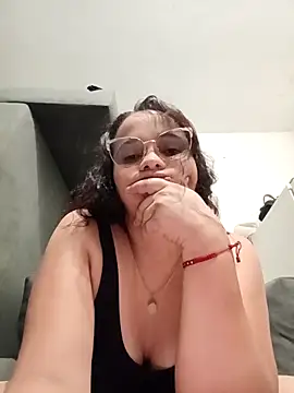 Snapshot of yeselu chatting on February 12, 2026, 8:15 pm yeselu online show from February 12, 2026, 8:15 pm