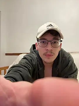 hungtwinkBR online show from June 29, 2026, 11:49 pm