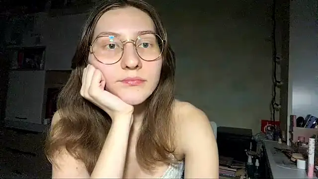 Miaaa Moon online show from March 26, 2026, 4:23 pm