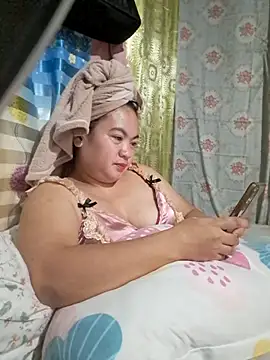 Zyramae 25 online show from February 12, 2026, 11:38 am