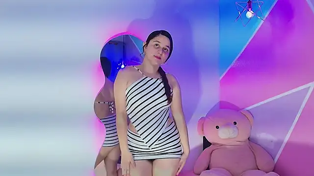 whitney brown  online show from February 12, 2026, 1:17 pm