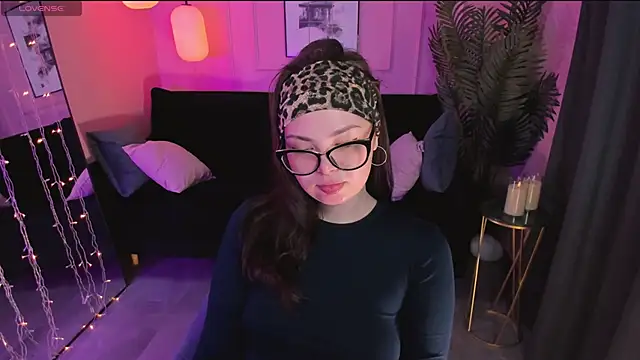 Maykinkya online show from February 22, 2026, 2:04 pm