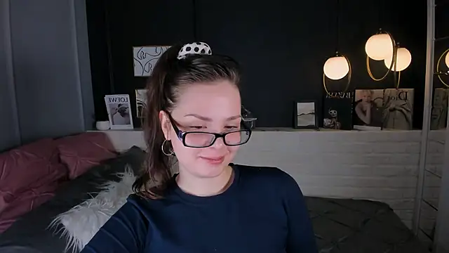 Maykinkya online show from March 19, 2026, 1:59 pm