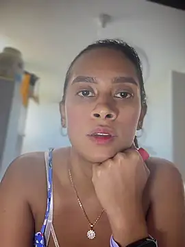 Snapshot of LunaHeat chatting on February 9, 2026, 5:39 pm LunaHeat online show from February 9, 2026, 5:39 pm