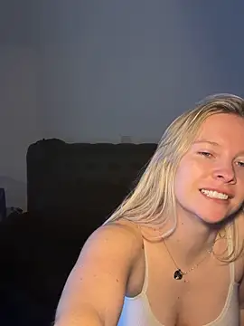 Snapshot of Ellie-rosee chatting on February 16, 2026, 7:48 am Ellie-rosee online show from February 16, 2026, 7:48 am