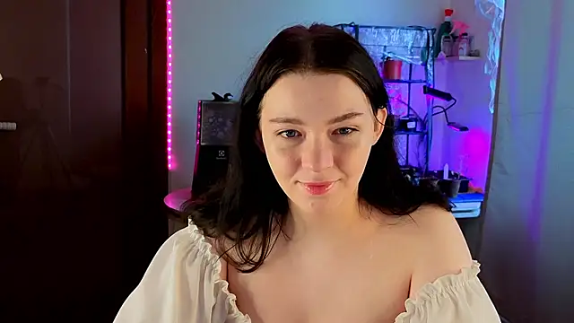 Snapshot of Doll_lira chatting on February 4, 2026, 11:27 am Doll lira online show from February 4, 2026, 11:27 am