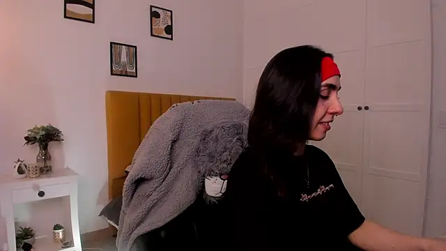 Snapshot of Luna_tagliaferri chatting on February 14, 2026, 9:11 pm Luna tagliaferri online show from February 14, 2026, 9:11 pm