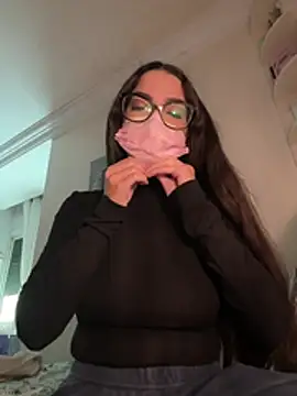 Snapshot of IRIS-GIRL chatting on February 3, 2026, 3:28 pm IRIS-GIRL online show from February 3, 2026, 3:28 pm
