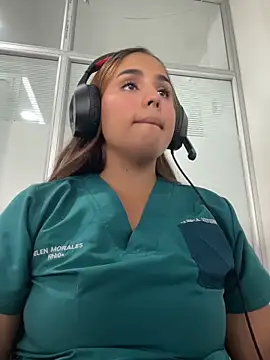 Noa Harper- online show from April 16, 2026, 9:39 pm