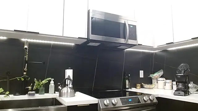 HazelSkyesChat online show from March 29, 2026, 2:28 pm