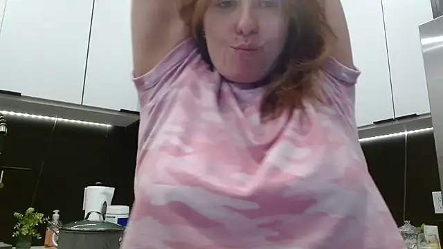 Snapshot of HazelSkyesChat chatting on May 27, 2026, 5:10 pm HazelSkyesChat online show from May 27, 2026, 5:10 pm