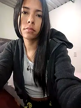 VelvetRosss online show from April 15, 2026, 4:58 pm