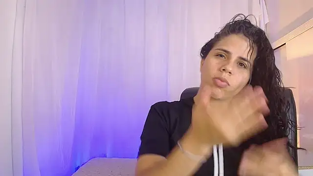 pamela smith33 online show from February 11, 2026, 4:34 pm