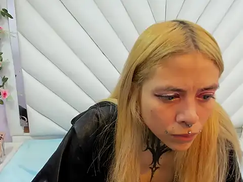 Dakota Angell  online show from February 5, 2026, 3:00 am