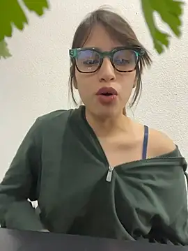 Snapshot of romyamo chatting on February 17, 2026, 1:57 am romyamo online show from February 17, 2026, 1:57 am