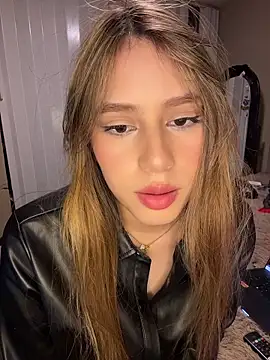 romyamo online show from April 15, 2026, 1:23 am