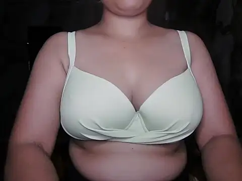 Snapshot of Bold_Beauty_07 chatting on June 27, 2026, 9:36 am Bold Beauty 07 online show from June 27, 2026, 9:36 am