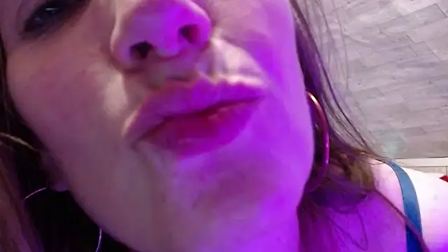 Roxxxanne069 online show from February 23, 2026, 6:11 am