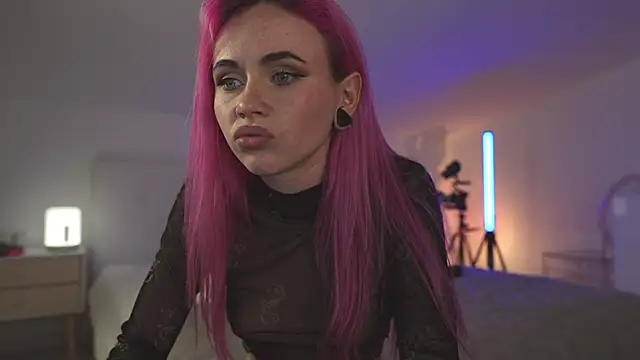 Sarah Pink online show from February 25, 2025, 8:51 pm