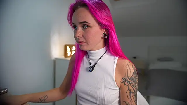 Sarah Pink online show from September 27, 2025, 6:35 pm